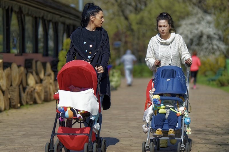 Pushing babies in strollers (pushchairs) can expose them to alarming levels of air pollution.